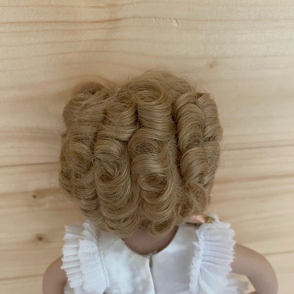 MBI Porcelain Shirley Temple 10” Doll “Baby Take a Bow” Ruffled White Dress - Picture 5 of 10